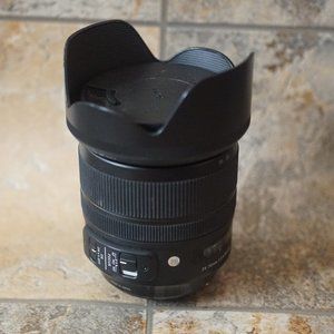 LIKE NEW!! Sigma 24-70mm f/2.8 DG DN